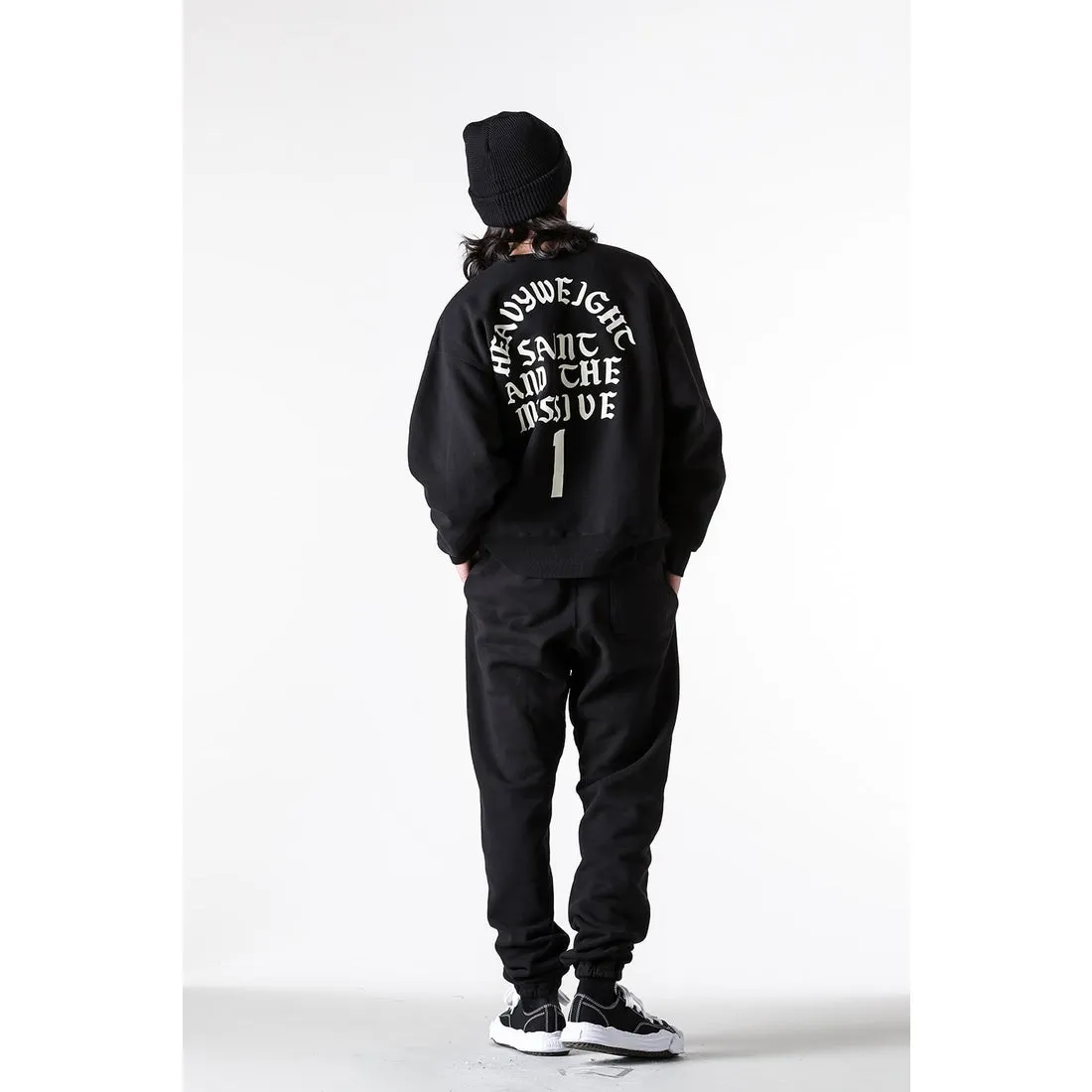 SAINT Mxxxxxx CREW SWT/IT'S SAINT/BLK Flocked SAINT sweatshirt Black S-XL ⚠️Note: This is flocking printing, not glue or crack paste. Don’t buy what you see in the picture. Short and loose fit. Both front and rear necklines are curved. Electrostatic flocking printing technology. Correct accessories. Fruit main mark/little angel anti-counterfeiting label.